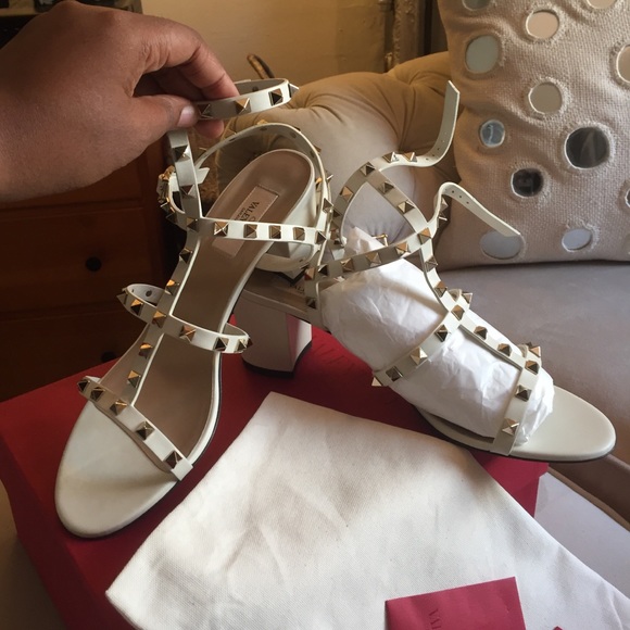 SOLD Valentino Rockstud City Heel Sandal in Cream - Picture 2 of 8